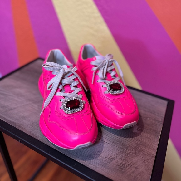Gucci Rhyton Hot Pink Neon Leather Low Top Sneakers – Size 37